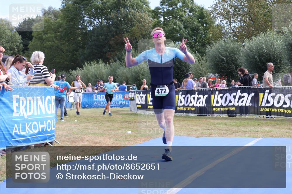 31.08.2025 - Elbe Triathlon Hamburg Strokosch-Dieckow http://msf.ph/oto/8652651 31.08.2025 11:14:05 Ziel 472, 960, 1148 meine-sportfotos.de