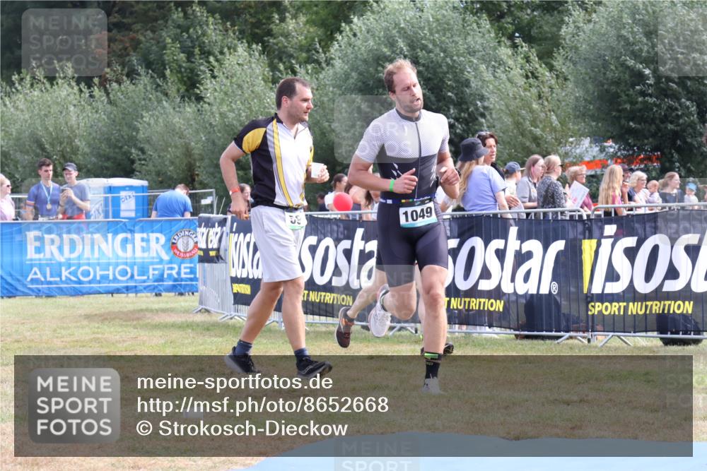 31.08.2025 - Elbe Triathlon Hamburg Strokosch-Dieckow http://msf.ph/oto/8652668 31.08.2025 11:14:15 Ziel 1049 meine-sportfotos.de
