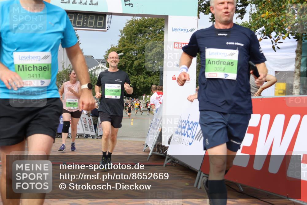31.08.2025 - 21. Blankeneser Heldenlauf Strokosch-Dieckow http://msf.ph/oto/8652669 31.08.2025 11:09:20 Ziel 3477, 3352, 3059, 3016, 3411, 3316 meine-sportfotos.de