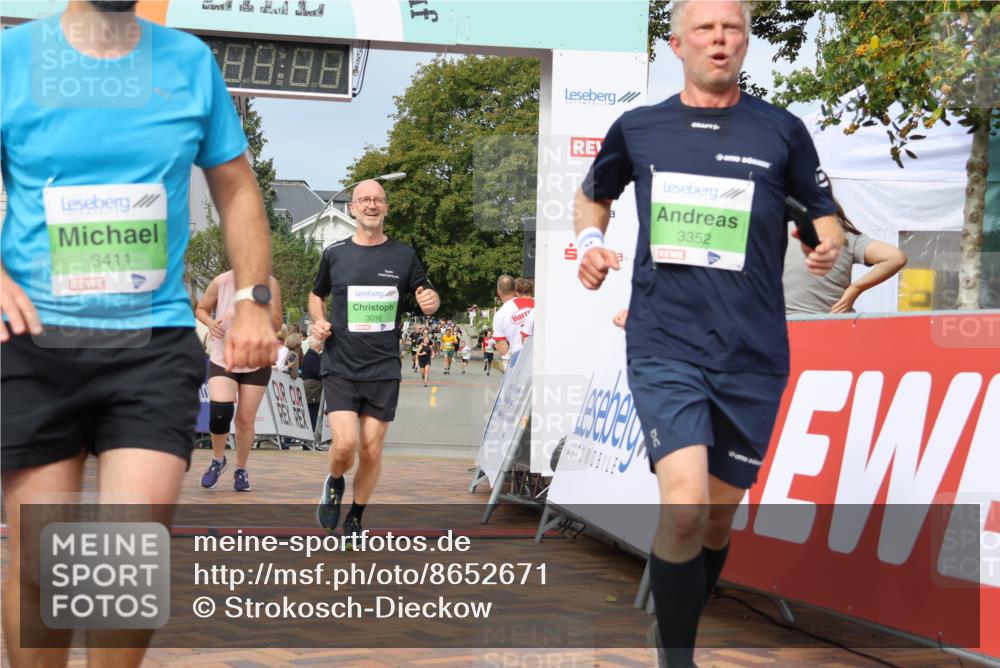 31.08.2025 - 21. Blankeneser Heldenlauf Strokosch-Dieckow http://msf.ph/oto/8652671 31.08.2025 11:09:20 Ziel 3477, 3352, 3059, 3016, 3411, 3316 meine-sportfotos.de