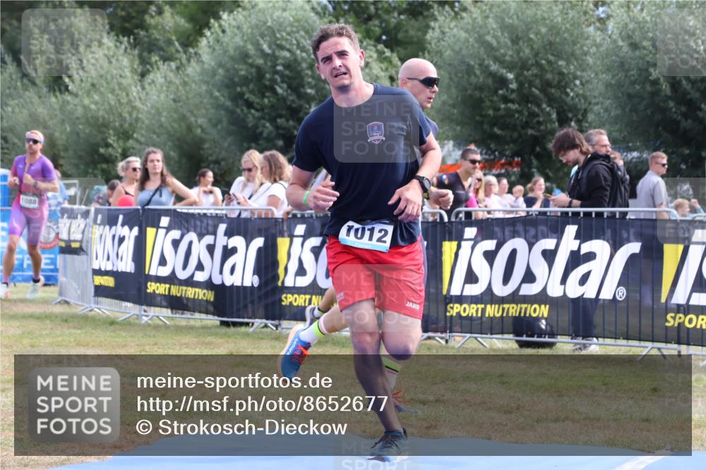 31.08.2025 - Elbe Triathlon Hamburg Strokosch-Dieckow http://msf.ph/oto/8652677 31.08.2025 11:14:24 Ziel 1012, 1063, 1088 meine-sportfotos.de