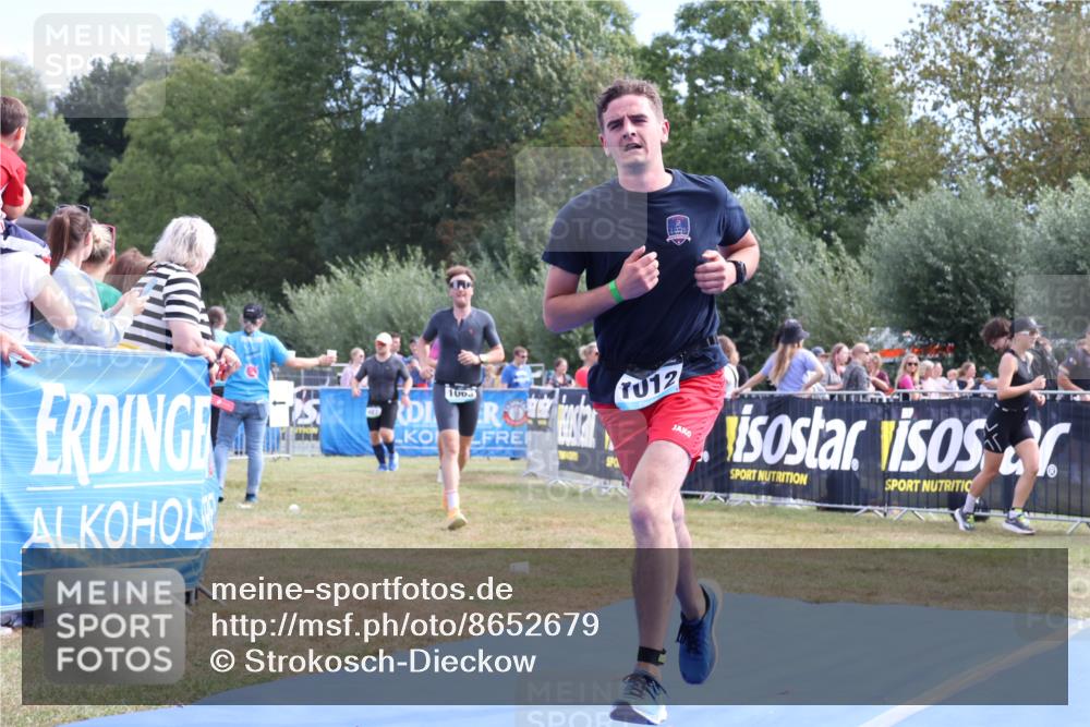 31.08.2025 - Elbe Triathlon Hamburg Strokosch-Dieckow http://msf.ph/oto/8652679 31.08.2025 11:14:25 Ziel 1012, 1063, 1088 meine-sportfotos.de