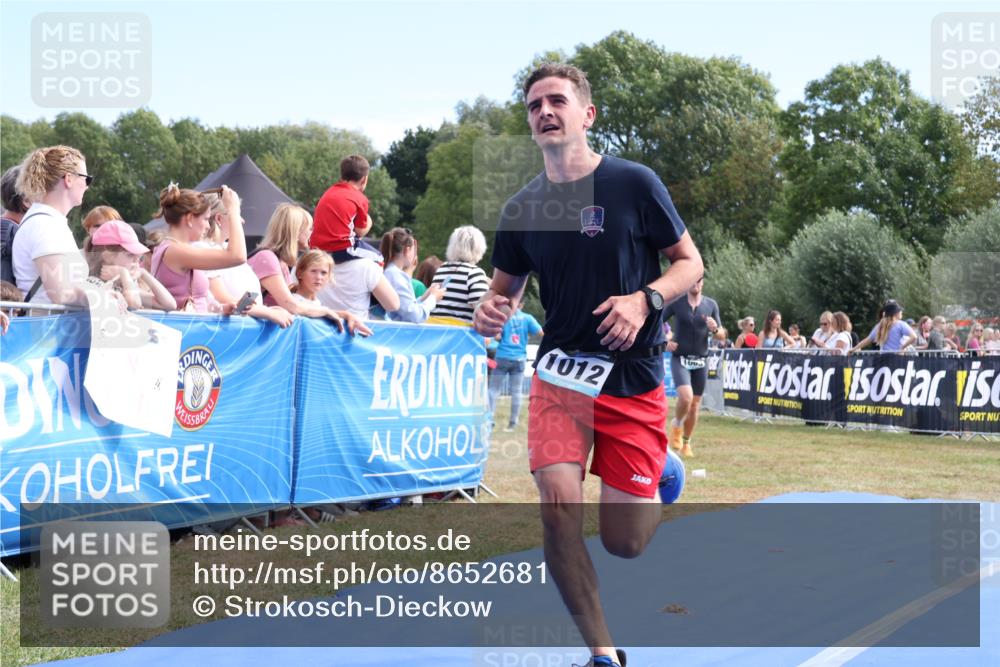 31.08.2025 - Elbe Triathlon Hamburg Strokosch-Dieckow http://msf.ph/oto/8652681 31.08.2025 11:14:25 Ziel 1012, 1063, 1088 meine-sportfotos.de