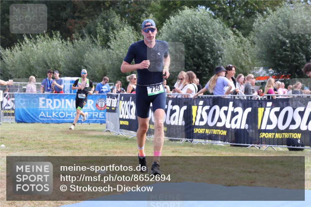 31.08.2025 - Elbe Triathlon Hamburg Strokosch-Dieckow http://msf.ph/oto/8652694 31.08.2025 11:14:35 Ziel 729, 1033, 1088 meine-sportfotos.de