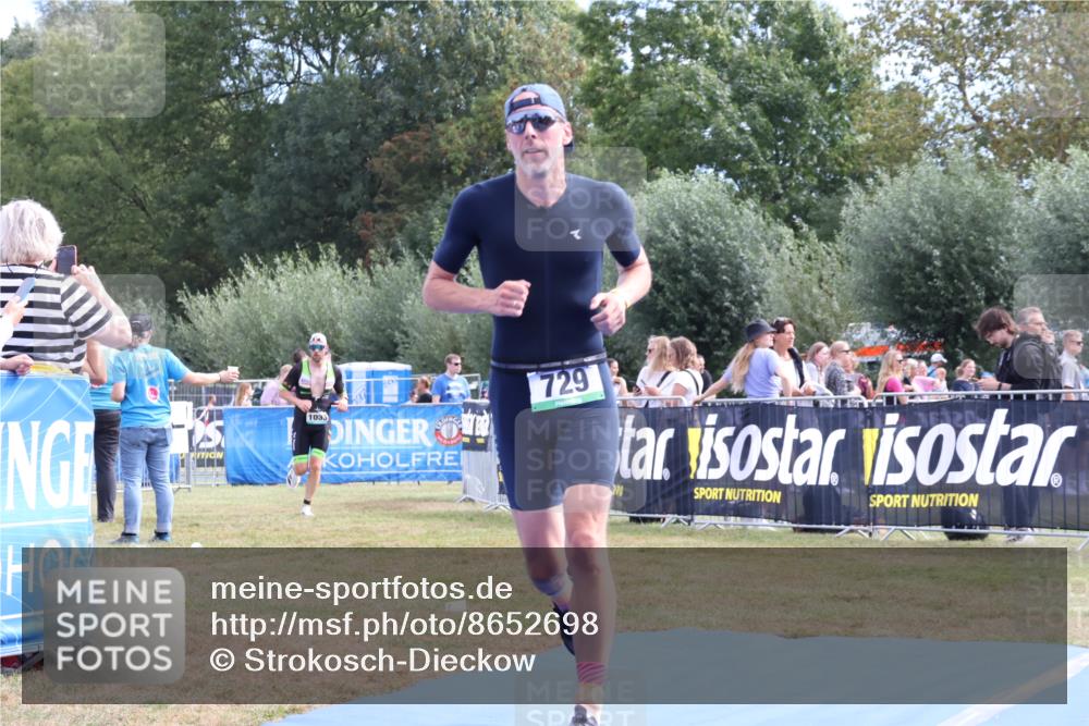 31.08.2025 - Elbe Triathlon Hamburg Strokosch-Dieckow http://msf.ph/oto/8652698 31.08.2025 11:14:37 Ziel 729, 1033 meine-sportfotos.de