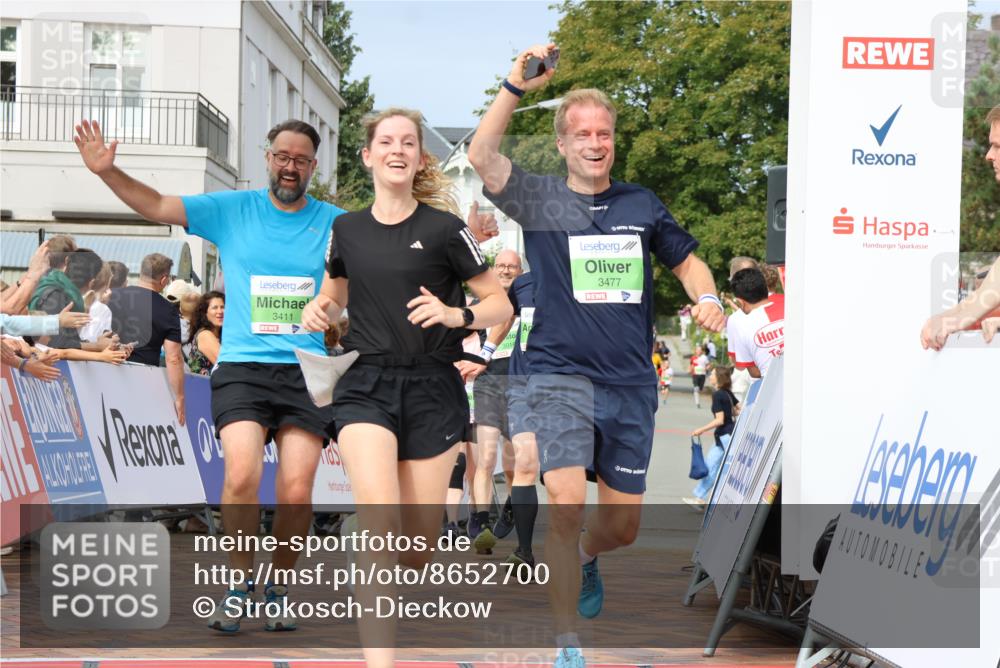 31.08.2025 - 21. Blankeneser Heldenlauf Strokosch-Dieckow http://msf.ph/oto/8652700 31.08.2025 11:09:18 Ziel 3477, 3352, 3059, 3016, 3411, 3316 meine-sportfotos.de