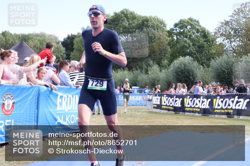 31.08.2025 - Elbe Triathlon Hamburg Strokosch-Dieckow http://msf.ph/oto/8652701 31.08.2025 11:14:37 Ziel 729, 1033 meine-sportfotos.de
