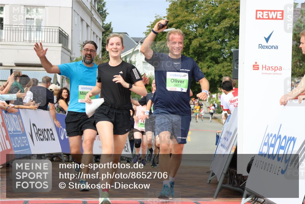 31.08.2025 - 21. Blankeneser Heldenlauf Strokosch-Dieckow http://msf.ph/oto/8652706 31.08.2025 11:09:18 Ziel 3477, 3352, 3059, 3016, 3411, 3316 meine-sportfotos.de