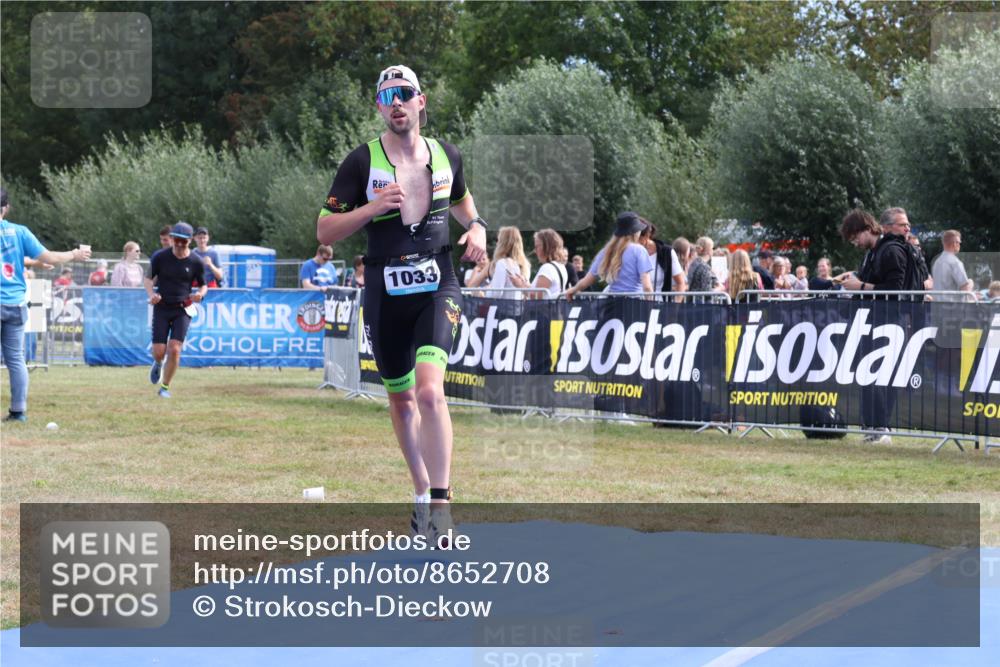 31.08.2025 - Elbe Triathlon Hamburg Strokosch-Dieckow http://msf.ph/oto/8652708 31.08.2025 11:14:41 Ziel 631, 729, 1033 meine-sportfotos.de