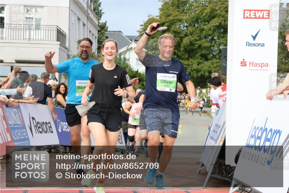 31.08.2025 - 21. Blankeneser Heldenlauf Strokosch-Dieckow http://msf.ph/oto/8652709 31.08.2025 11:09:17 Ziel 3477, 3352, 3059, 3016, 3411, 3316, 3233 meine-sportfotos.de