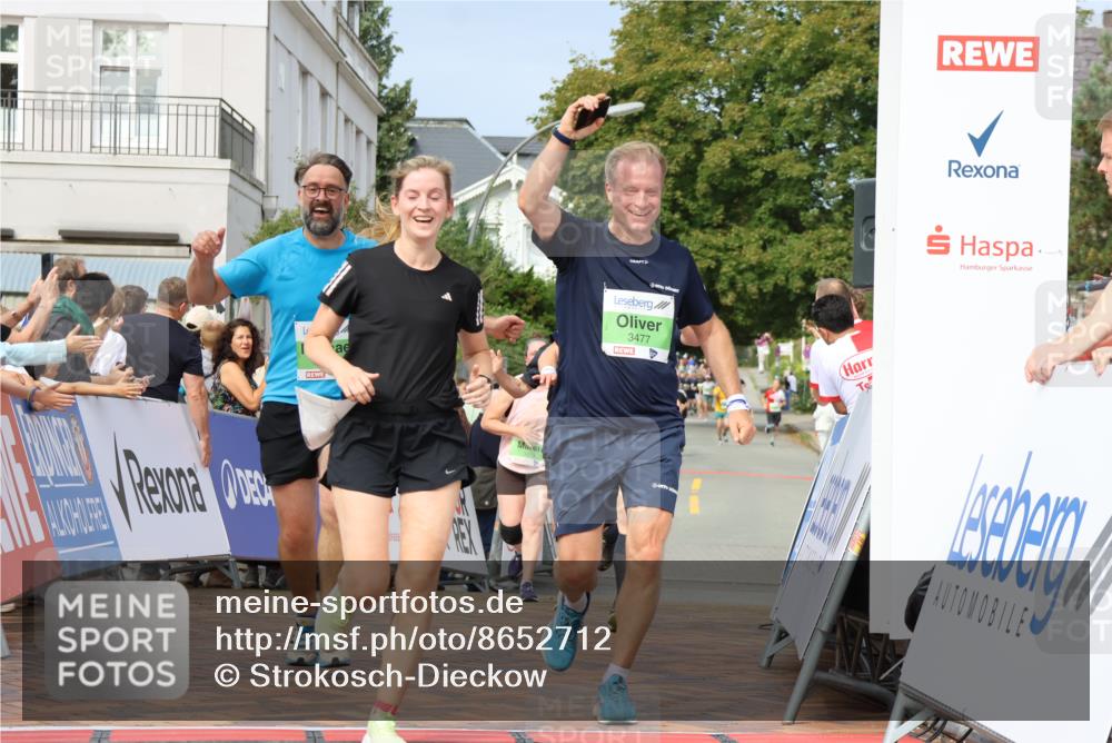 31.08.2025 - 21. Blankeneser Heldenlauf Strokosch-Dieckow http://msf.ph/oto/8652712 31.08.2025 11:09:17 Ziel 3477, 3352, 3059, 3016, 3411, 3316, 3233 meine-sportfotos.de