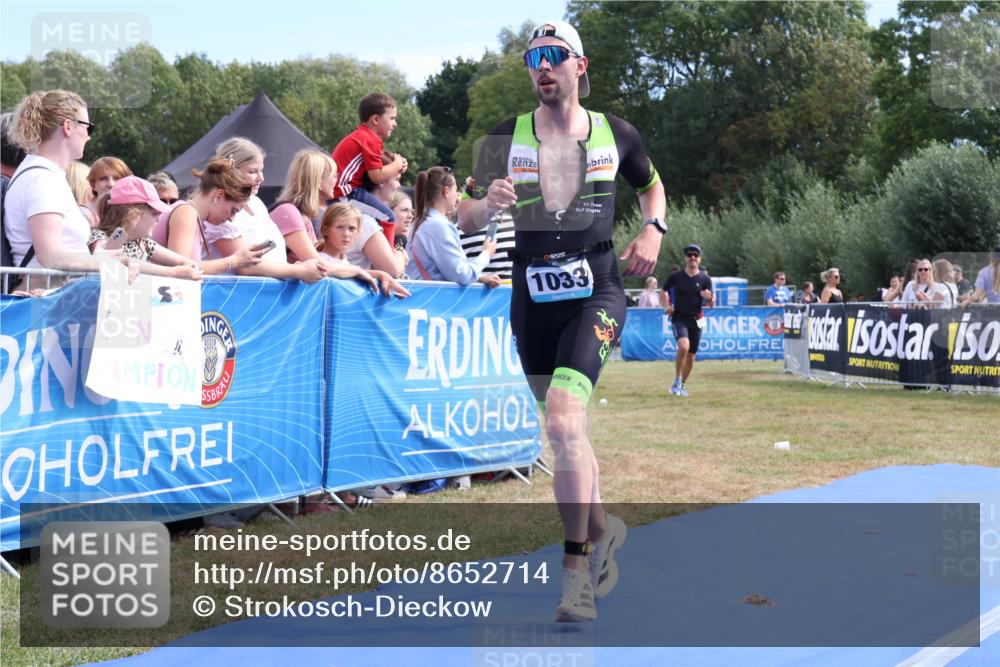 31.08.2025 - Elbe Triathlon Hamburg Strokosch-Dieckow http://msf.ph/oto/8652714 31.08.2025 11:14:42 Ziel 631, 639, 729, 1033 meine-sportfotos.de