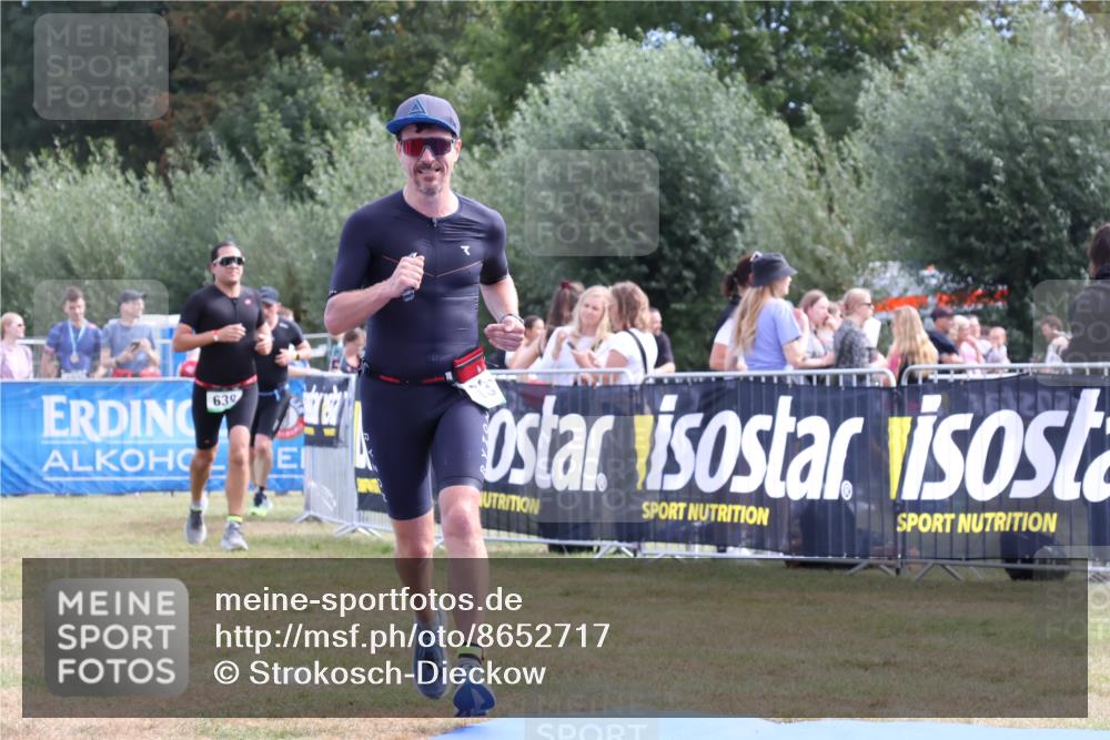 31.08.2025 - Elbe Triathlon Hamburg Strokosch-Dieckow http://msf.ph/oto/8652717 31.08.2025 11:14:45 Ziel 631, 639, 1033 meine-sportfotos.de