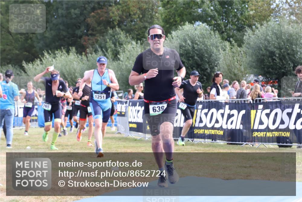 31.08.2025 - Elbe Triathlon Hamburg Strokosch-Dieckow http://msf.ph/oto/8652724 31.08.2025 11:14:49 Ziel 625, 631, 639, 953 meine-sportfotos.de