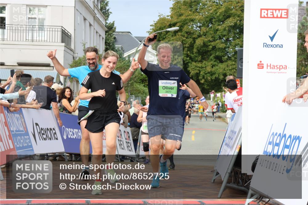 31.08.2025 - 21. Blankeneser Heldenlauf Strokosch-Dieckow http://msf.ph/oto/8652725 31.08.2025 11:09:17 Ziel 3477, 3352, 3059, 3016, 3411, 3316, 3233 meine-sportfotos.de