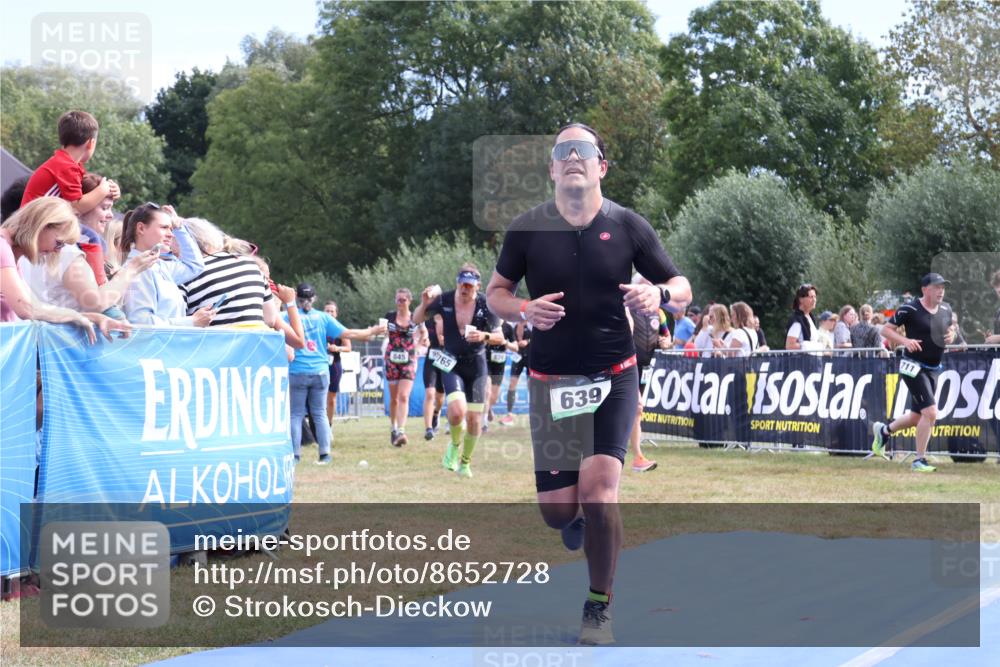 31.08.2025 - Elbe Triathlon Hamburg Strokosch-Dieckow http://msf.ph/oto/8652728 31.08.2025 11:14:50 Ziel 625, 631, 639, 724, 953, 1009 meine-sportfotos.de