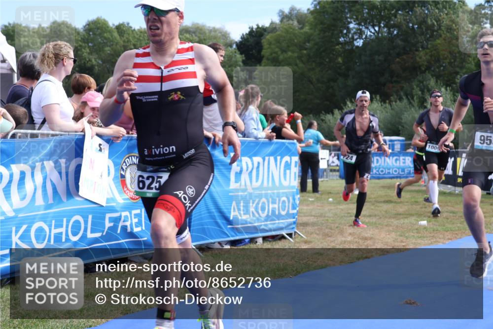 31.08.2025 - Elbe Triathlon Hamburg Strokosch-Dieckow http://msf.ph/oto/8652736 31.08.2025 11:14:57 Ziel 625, 724, 953, 1009 meine-sportfotos.de