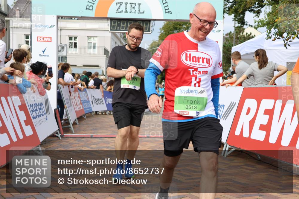 31.08.2025 - 21. Blankeneser Heldenlauf Strokosch-Dieckow http://msf.ph/oto/8652737 31.08.2025 11:09:11 Ziel 3422, 3242, 3671, 3233, 3513 meine-sportfotos.de