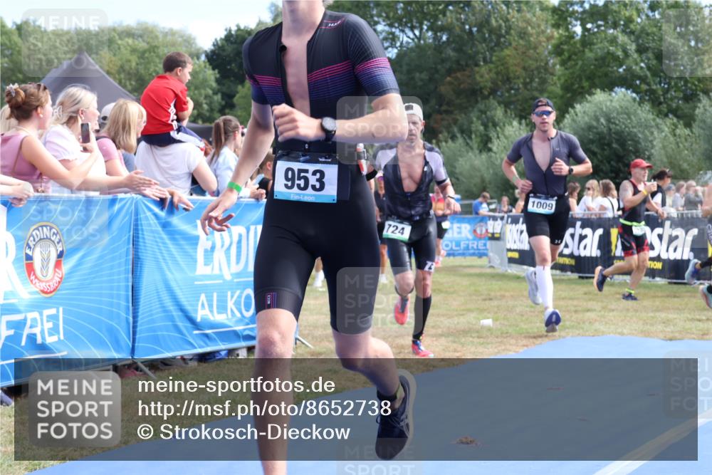 31.08.2025 - Elbe Triathlon Hamburg Strokosch-Dieckow http://msf.ph/oto/8652738 31.08.2025 11:14:57 Ziel 625, 724, 953, 1009 meine-sportfotos.de