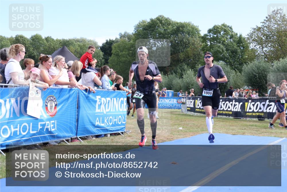 31.08.2025 - Elbe Triathlon Hamburg Strokosch-Dieckow http://msf.ph/oto/8652742 31.08.2025 11:14:58 Ziel 625, 724, 953, 1009 meine-sportfotos.de