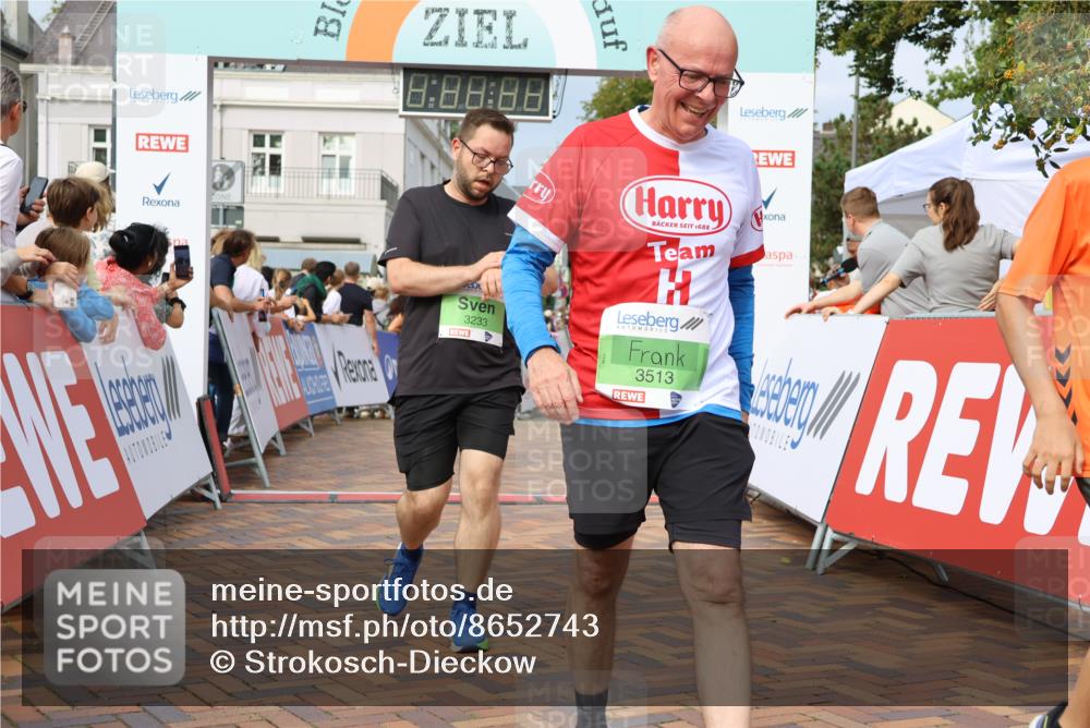 31.08.2025 - 21. Blankeneser Heldenlauf Strokosch-Dieckow http://msf.ph/oto/8652743 31.08.2025 11:09:11 Ziel 3422, 3242, 3671, 3233, 3513 meine-sportfotos.de