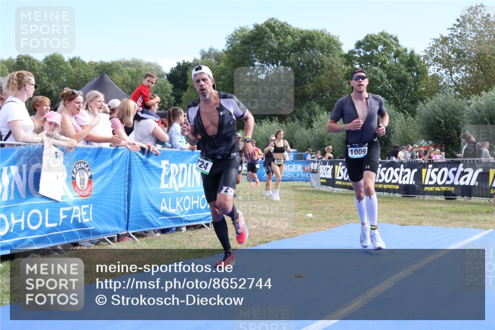 31.08.2025 - Elbe Triathlon Hamburg Strokosch-Dieckow http://msf.ph/oto/8652744 31.08.2025 11:14:58 Ziel 625, 724, 953, 1009 meine-sportfotos.de