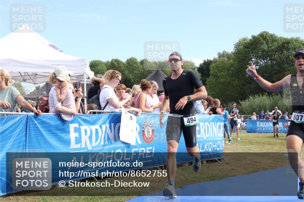 31.08.2025 - Elbe Triathlon Hamburg Strokosch-Dieckow http://msf.ph/oto/8652755 31.08.2025 11:15:13 Ziel 494, 607, 1100 meine-sportfotos.de