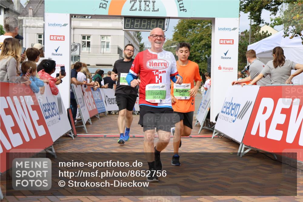 31.08.2025 - 21. Blankeneser Heldenlauf Strokosch-Dieckow http://msf.ph/oto/8652756 31.08.2025 11:09:09 Ziel 3676, 3282, 3422, 3242, 3671, 3233, 3513 meine-sportfotos.de