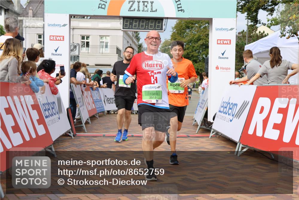 31.08.2025 - 21. Blankeneser Heldenlauf Strokosch-Dieckow http://msf.ph/oto/8652759 31.08.2025 11:09:09 Ziel 3676, 3282, 3422, 3242, 3671, 3233, 3513 meine-sportfotos.de