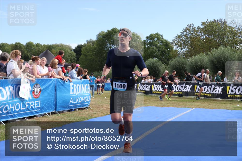 31.08.2025 - Elbe Triathlon Hamburg Strokosch-Dieckow http://msf.ph/oto/8652764 31.08.2025 11:15:18 Ziel 607, 737, 1100 meine-sportfotos.de