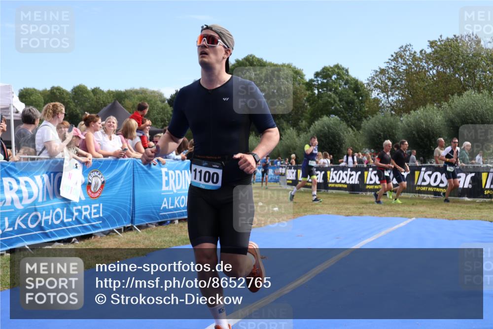 31.08.2025 - Elbe Triathlon Hamburg Strokosch-Dieckow http://msf.ph/oto/8652765 31.08.2025 11:15:18 Ziel 607, 737, 1100 meine-sportfotos.de