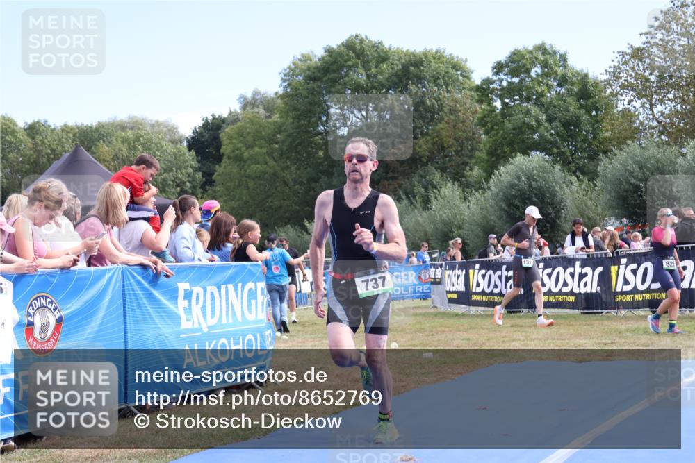31.08.2025 - Elbe Triathlon Hamburg Strokosch-Dieckow http://msf.ph/oto/8652769 31.08.2025 11:15:25 Ziel 737, 974 meine-sportfotos.de