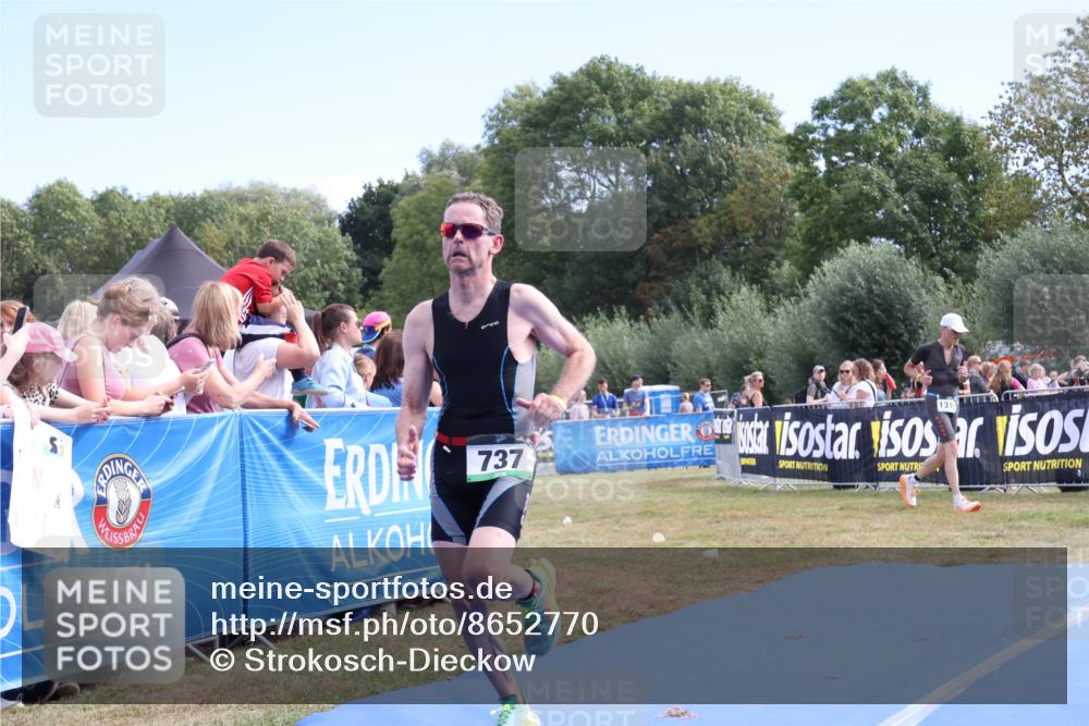 31.08.2025 - Elbe Triathlon Hamburg Strokosch-Dieckow http://msf.ph/oto/8652770 31.08.2025 11:15:25 Ziel 737, 974 meine-sportfotos.de