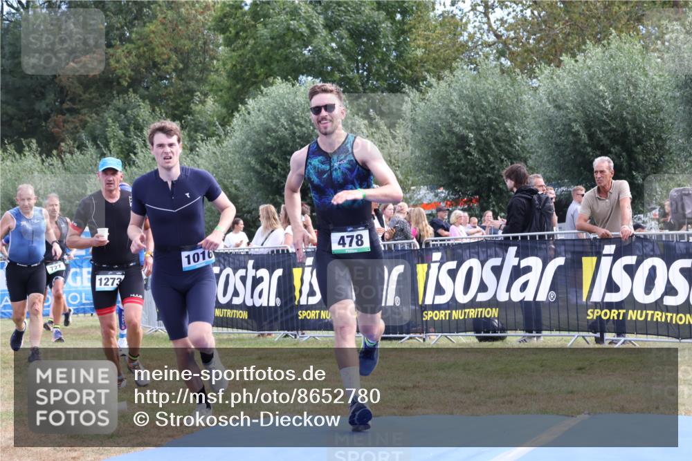 31.08.2025 - Elbe Triathlon Hamburg Strokosch-Dieckow http://msf.ph/oto/8652780 31.08.2025 11:15:37 Ziel 478, 727, 759, 974, 1016 meine-sportfotos.de