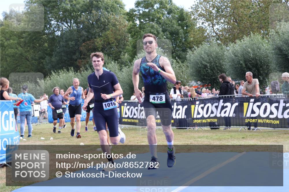 31.08.2025 - Elbe Triathlon Hamburg Strokosch-Dieckow http://msf.ph/oto/8652782 31.08.2025 11:15:38 Ziel 478, 727, 759, 974, 1016 meine-sportfotos.de