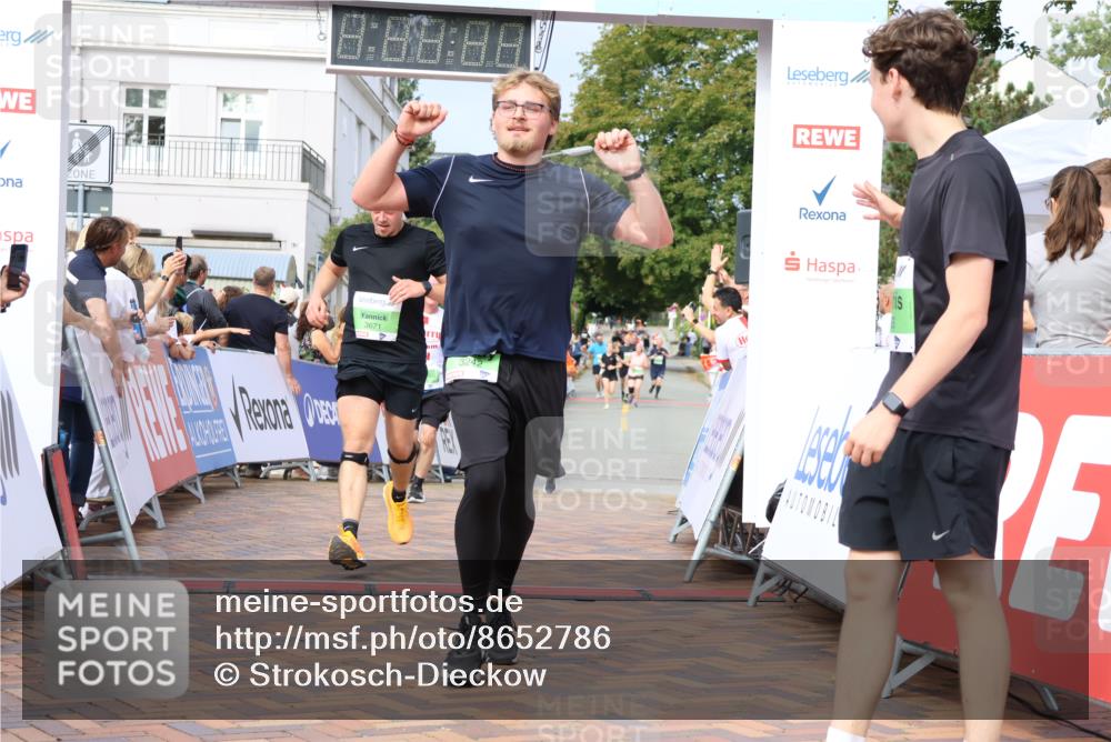 31.08.2025 - 21. Blankeneser Heldenlauf Strokosch-Dieckow http://msf.ph/oto/8652786 31.08.2025 11:09:05 Ziel 3676, 3024, 3282, 3422, 3242, 3671, 3233, 3513 meine-sportfotos.de