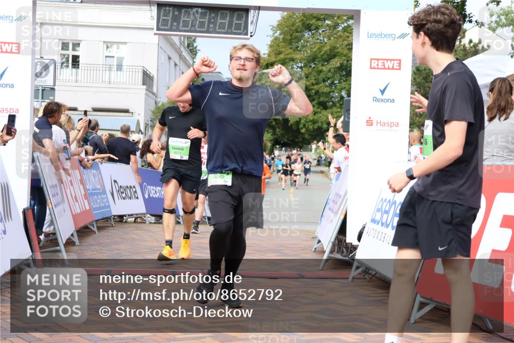 31.08.2025 - 21. Blankeneser Heldenlauf Strokosch-Dieckow http://msf.ph/oto/8652792 31.08.2025 11:09:05 Ziel 3676, 3024, 3282, 3422, 3242, 3671, 3233, 3513 meine-sportfotos.de