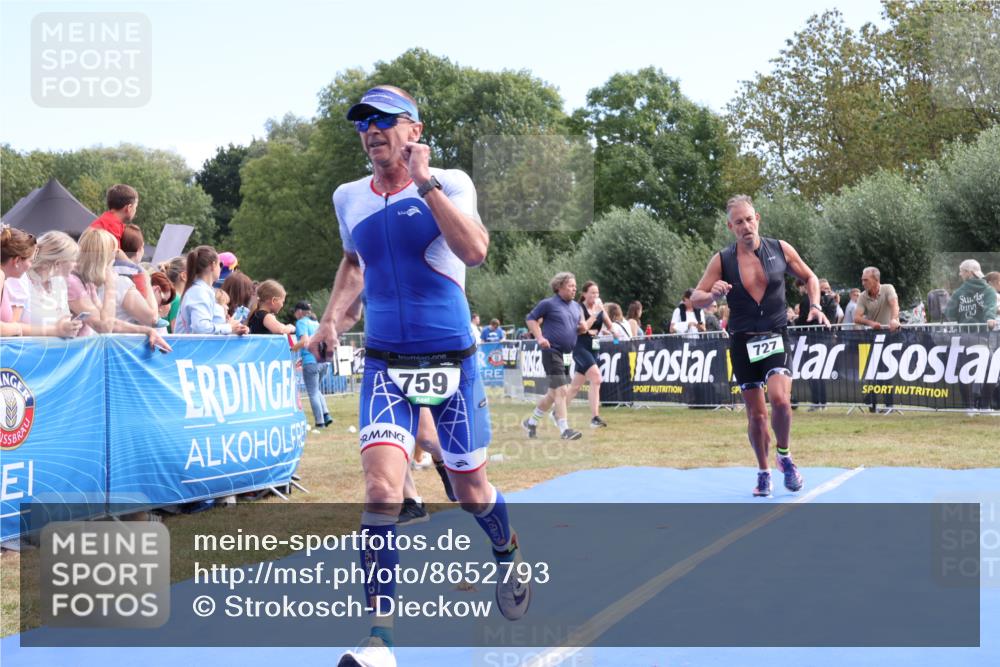 31.08.2025 - Elbe Triathlon Hamburg Strokosch-Dieckow http://msf.ph/oto/8652793 31.08.2025 11:15:41 Ziel 478, 727, 759, 1016 meine-sportfotos.de