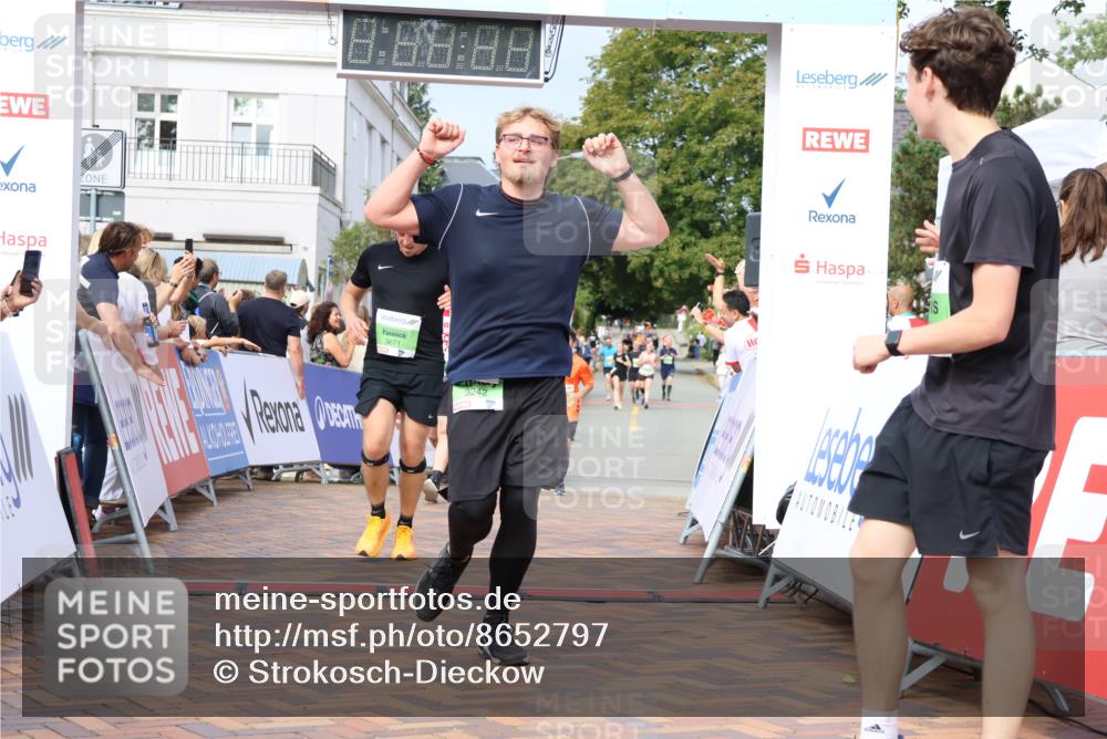 31.08.2025 - 21. Blankeneser Heldenlauf Strokosch-Dieckow http://msf.ph/oto/8652797 31.08.2025 11:09:05 Ziel 3676, 3024, 3282, 3422, 3242, 3671, 3233, 3513 meine-sportfotos.de