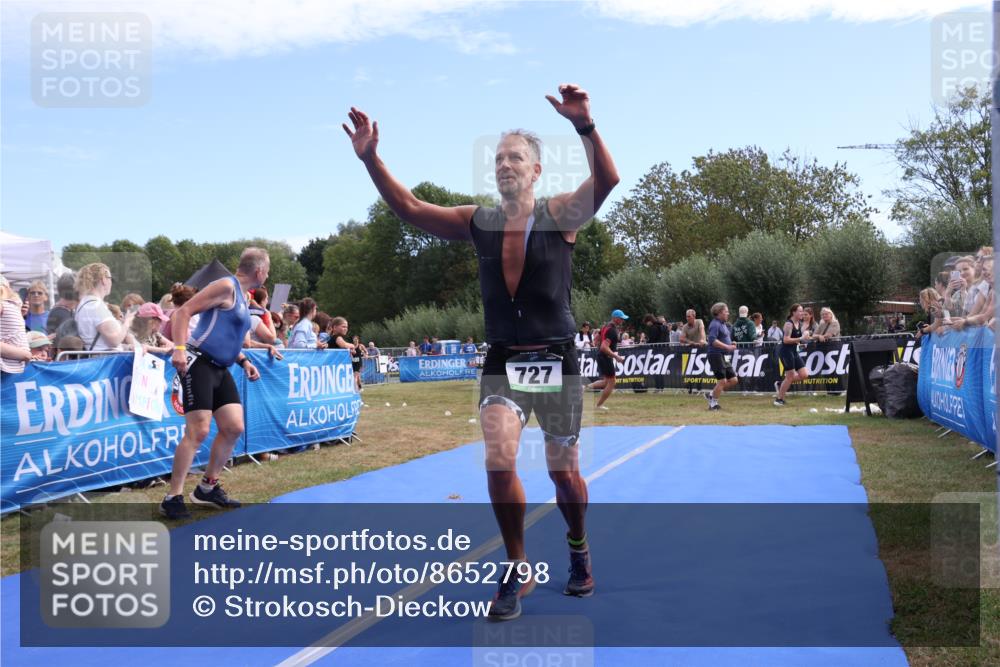 31.08.2025 - Elbe Triathlon Hamburg Strokosch-Dieckow http://msf.ph/oto/8652798 31.08.2025 11:15:43 Ziel 478, 727, 759, 1016 meine-sportfotos.de