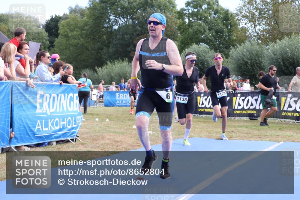 31.08.2025 - Elbe Triathlon Hamburg Strokosch-Dieckow http://msf.ph/oto/8652804 31.08.2025 11:15:59 Ziel 716, 1123, 1180 meine-sportfotos.de