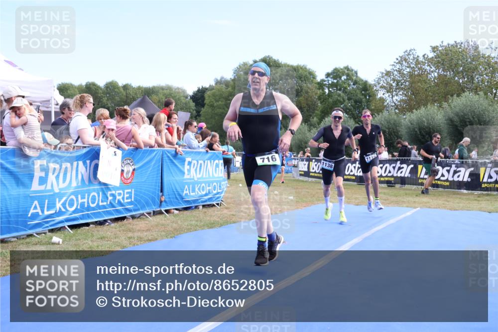 31.08.2025 - Elbe Triathlon Hamburg Strokosch-Dieckow http://msf.ph/oto/8652805 31.08.2025 11:16:00 Ziel 716, 1123, 1180 meine-sportfotos.de