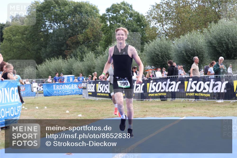 31.08.2025 - Elbe Triathlon Hamburg Strokosch-Dieckow http://msf.ph/oto/8652838 31.08.2025 11:16:29 Ziel 371, 390, 391, 525 meine-sportfotos.de