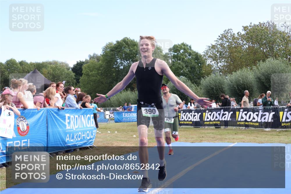 31.08.2025 - Elbe Triathlon Hamburg Strokosch-Dieckow http://msf.ph/oto/8652842 31.08.2025 11:16:29 Ziel 371, 390, 391, 525 meine-sportfotos.de