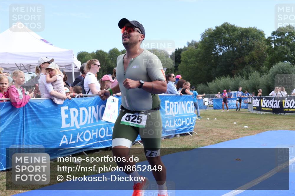 31.08.2025 - Elbe Triathlon Hamburg Strokosch-Dieckow http://msf.ph/oto/8652849 31.08.2025 11:16:31 Ziel 371, 390, 391, 525 meine-sportfotos.de