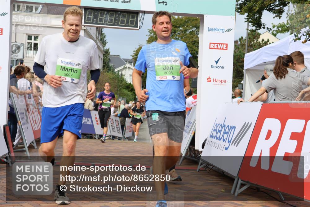 31.08.2025 - 21. Blankeneser Heldenlauf Strokosch-Dieckow http://msf.ph/oto/8652850 31.08.2025 11:08:58 Ziel 3393, 3159, 3081, 3676, 3024, 3282, 3629, 3630, 3417, 3098, 3097 meine-sportfotos.de
