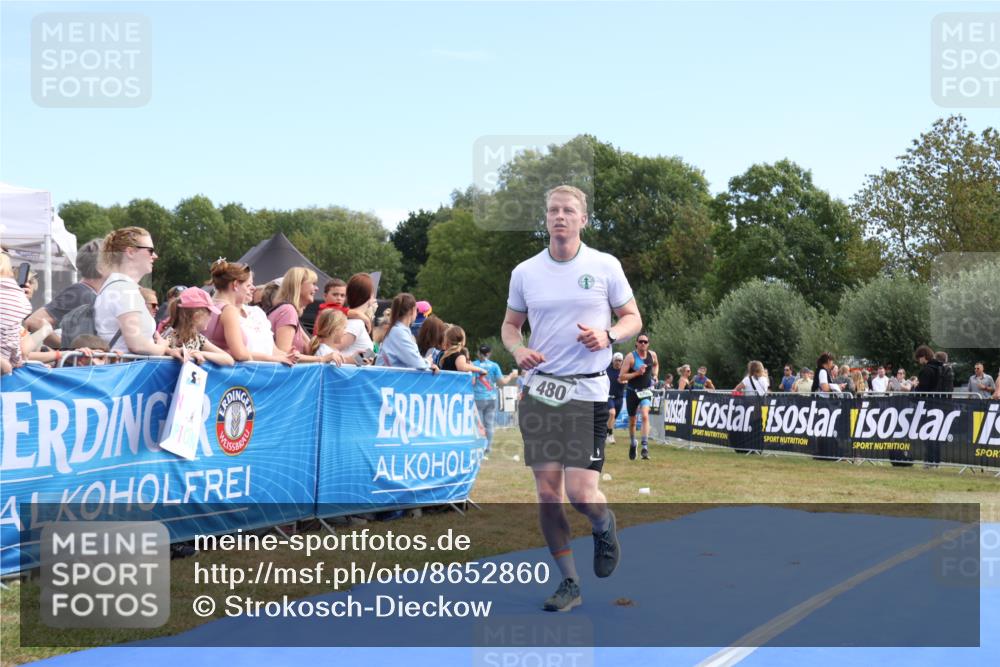 31.08.2025 - Elbe Triathlon Hamburg Strokosch-Dieckow http://msf.ph/oto/8652860 31.08.2025 11:16:52 Ziel 480, 576, 650, 971, 1018, 1219 meine-sportfotos.de
