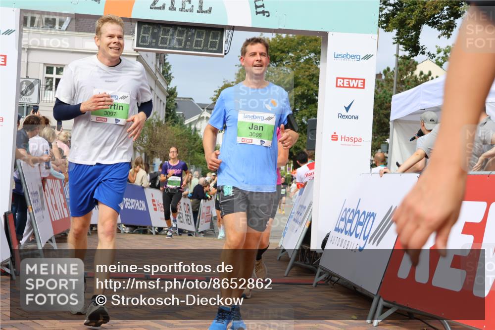 31.08.2025 - 21. Blankeneser Heldenlauf Strokosch-Dieckow http://msf.ph/oto/8652862 31.08.2025 11:08:57 Ziel 3393, 3159, 3081, 3676, 3024, 3282, 3629, 3630, 3417, 3098, 3097 meine-sportfotos.de