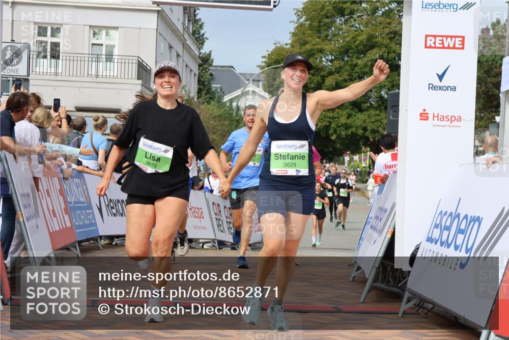 31.08.2025 - 21. Blankeneser Heldenlauf Strokosch-Dieckow http://msf.ph/oto/8652871 31.08.2025 11:08:55 Ziel 3393, 3159, 3081, 3079, 3629, 3630, 3417, 3098, 3097 meine-sportfotos.de