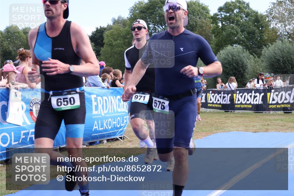 31.08.2025 - Elbe Triathlon Hamburg Strokosch-Dieckow http://msf.ph/oto/8652872 31.08.2025 11:16:57 Ziel 480, 576, 650, 971, 1018, 1219 meine-sportfotos.de